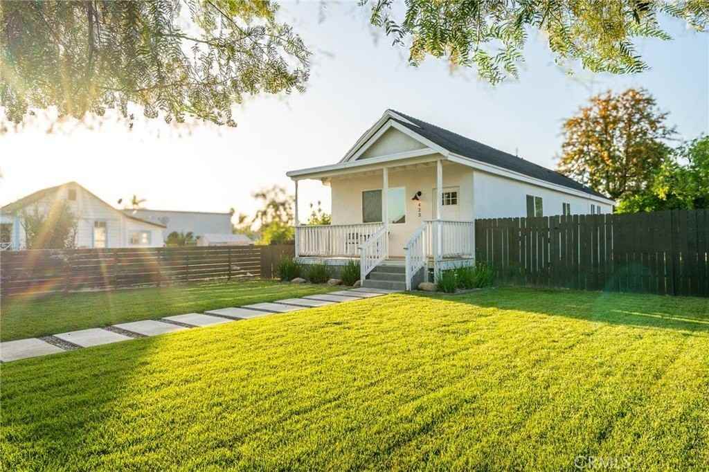 423 E Stuart Ave - Photo 6 of 8
