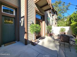 featured image of 722 Tennis Club Ln