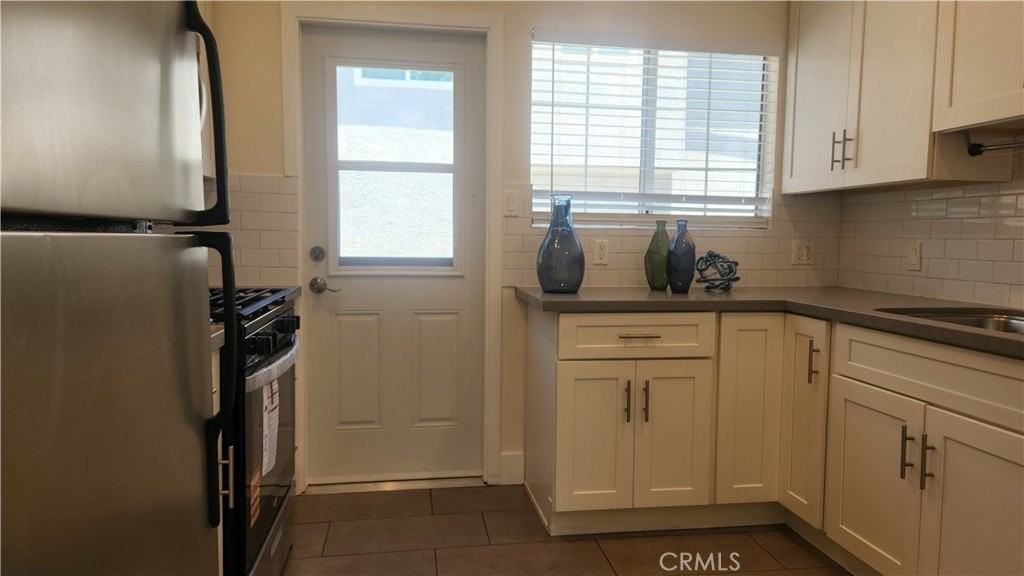 18009 Bullock St - Photo 6 of 18