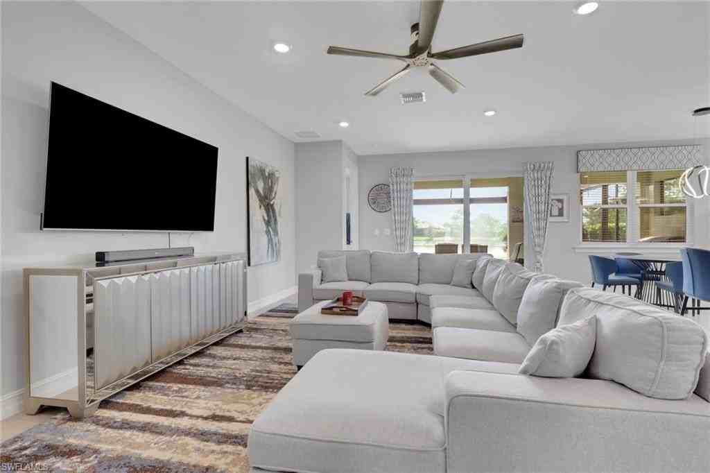 14537 Stern Way - Photo 5 of 46