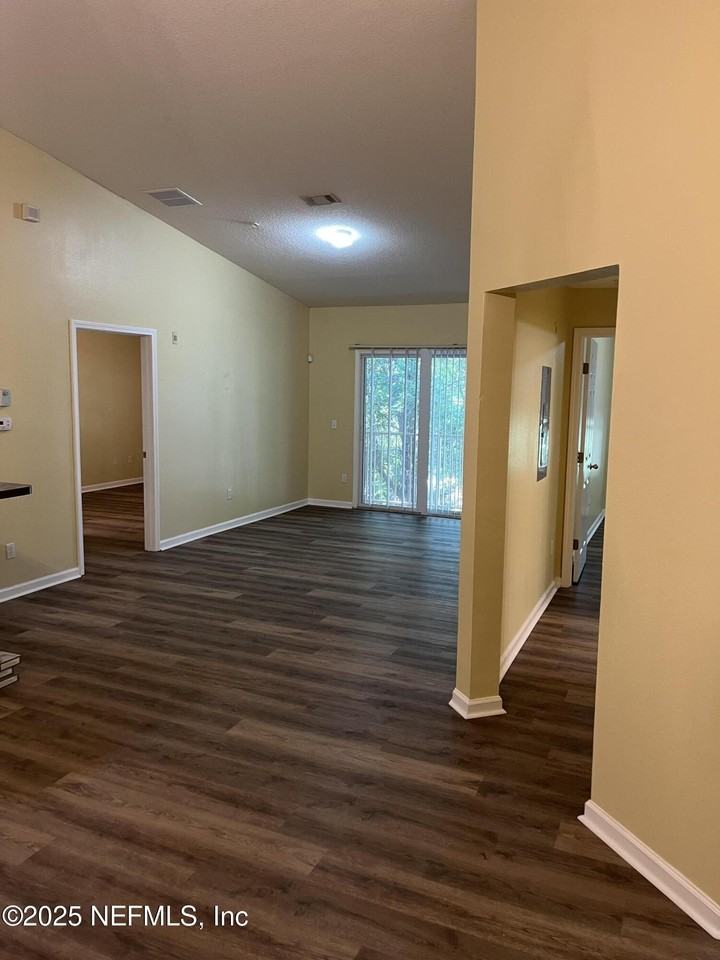 3670 Kirkpatrick Cir #14 - Photo 3 of 11
