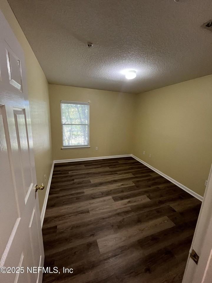3670 Kirkpatrick Cir #14 - Photo 7 of 11