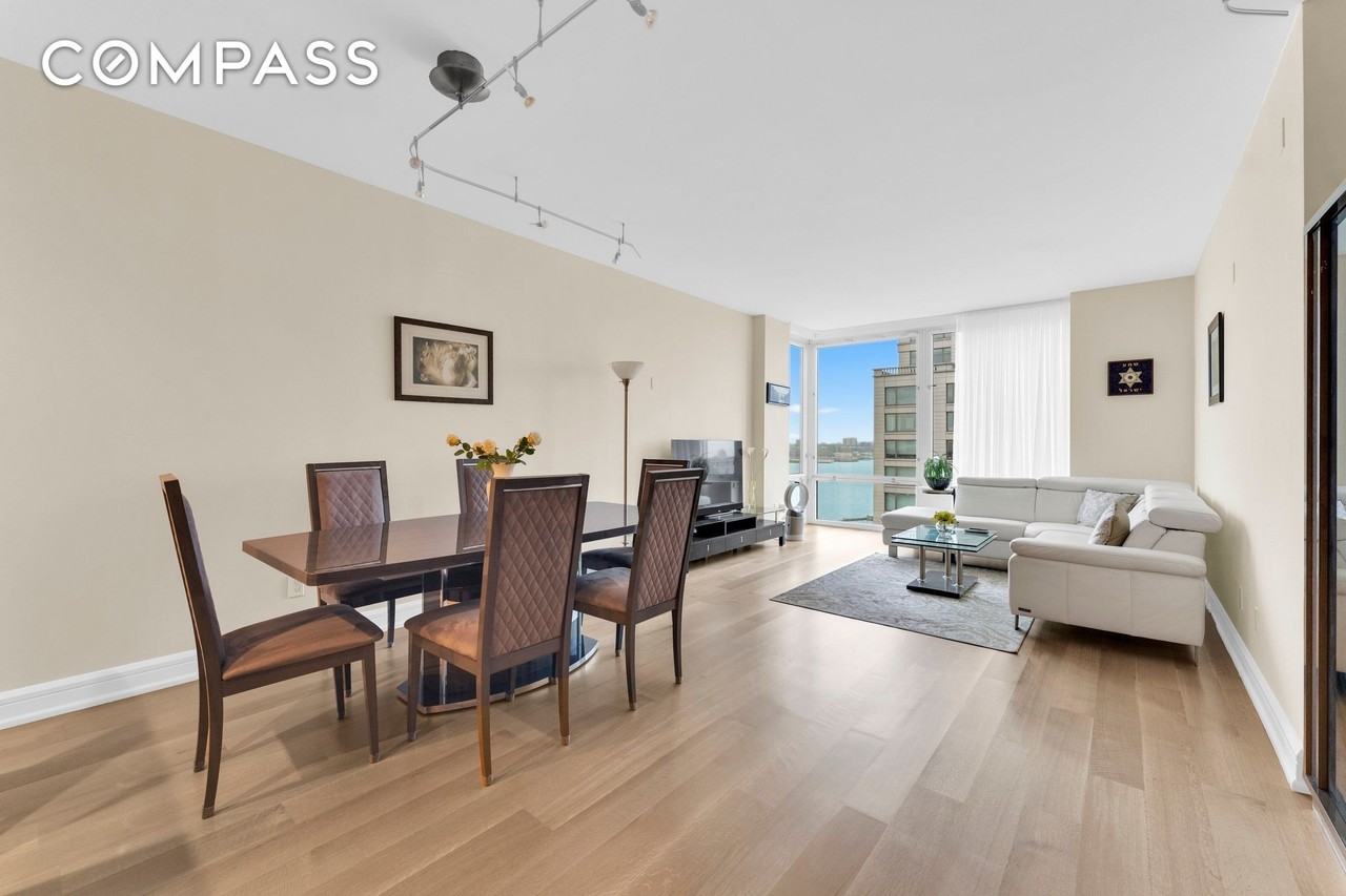 220 Riverside Blvd #27B - Photo 3 of 19