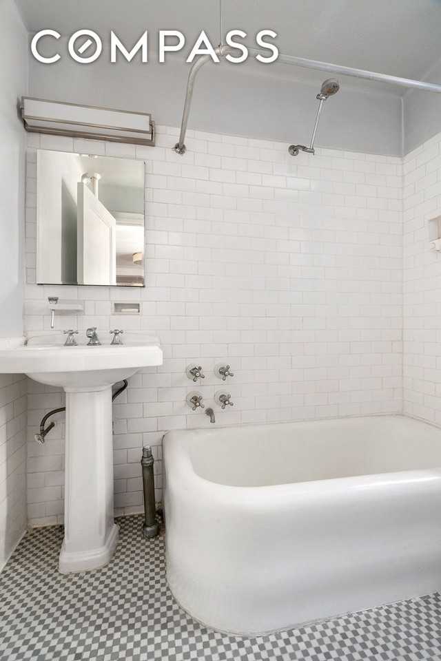 70 Remsen St #7F - Photo 5 of 5