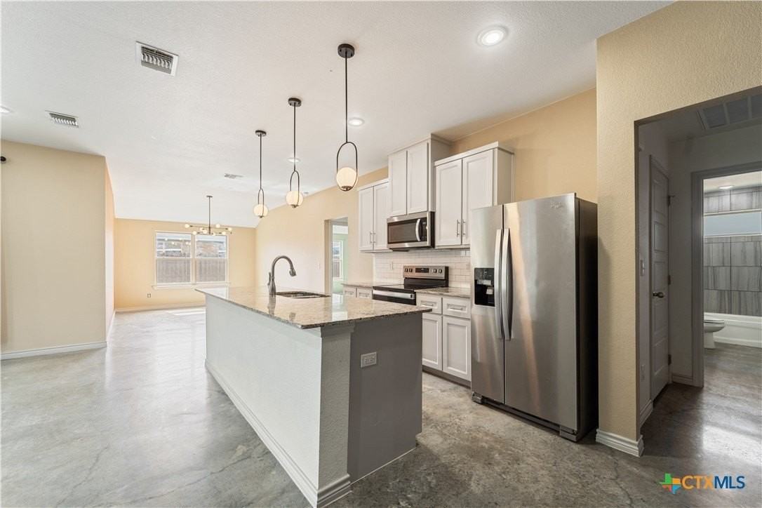 742 Freedom Cir - Photo 6 of 17