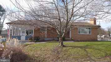 featured image of 93 Great Lake Dr