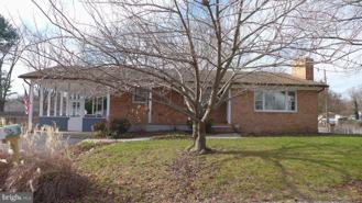 93 Great Lake Dr - Photo 1 of 1