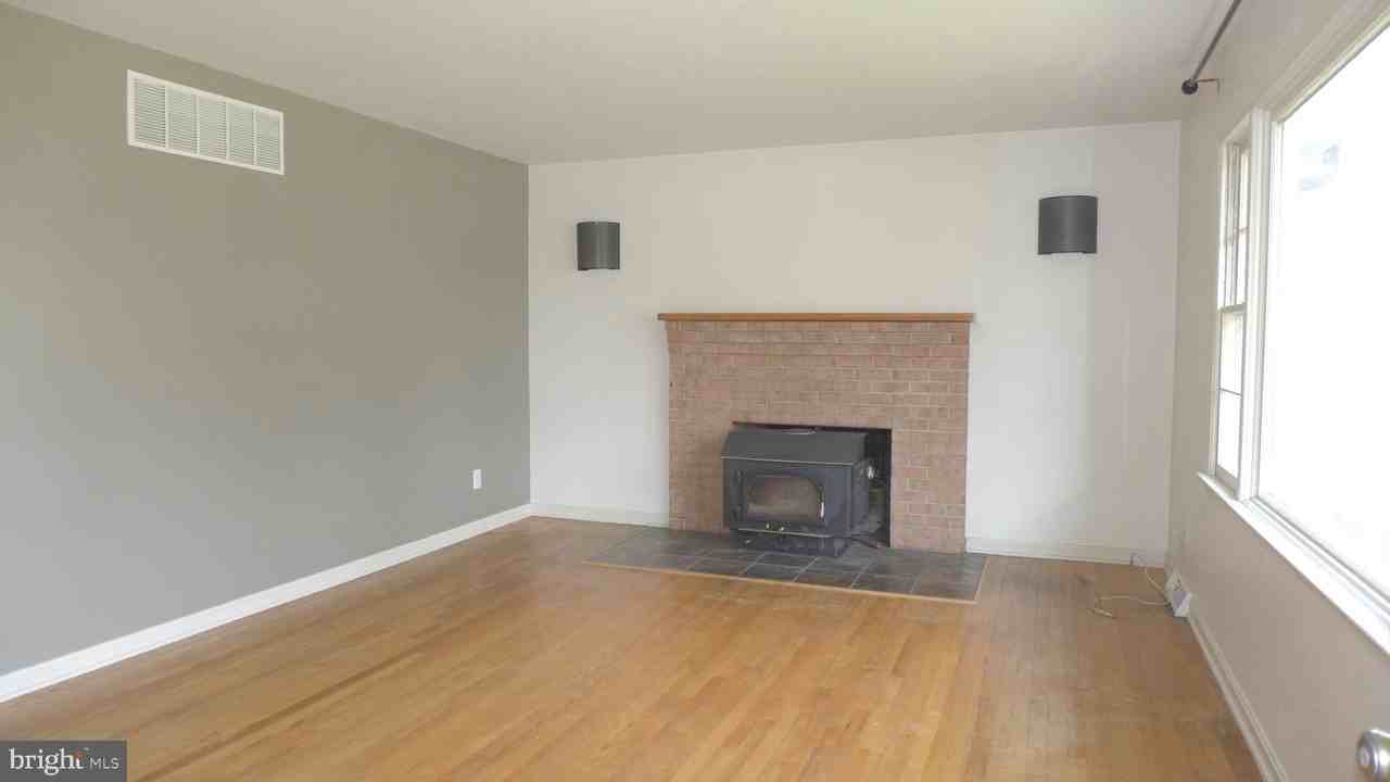 93 Great Lake Dr - Photo 3 of 25
