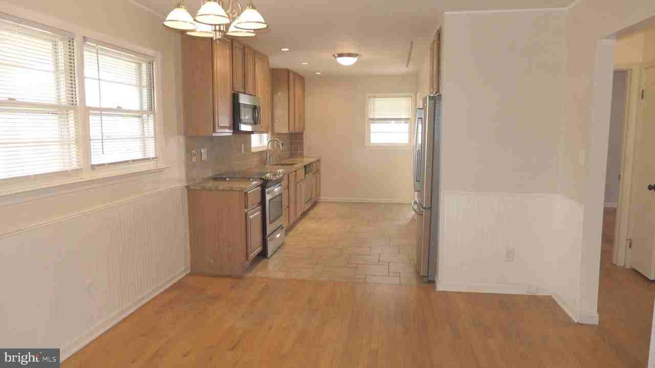 93 Great Lake Dr - Photo 4 of 25