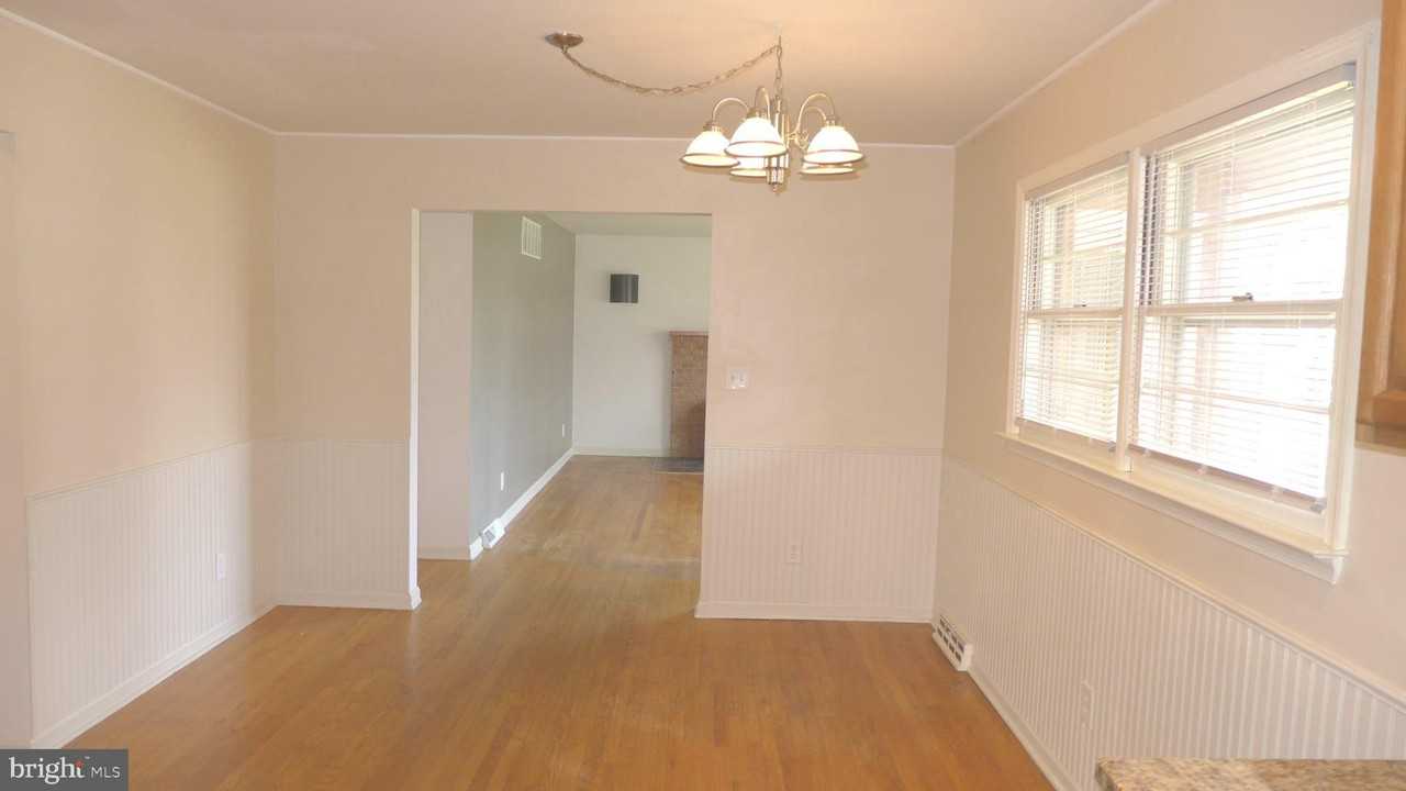 93 Great Lake Dr - Photo 5 of 25