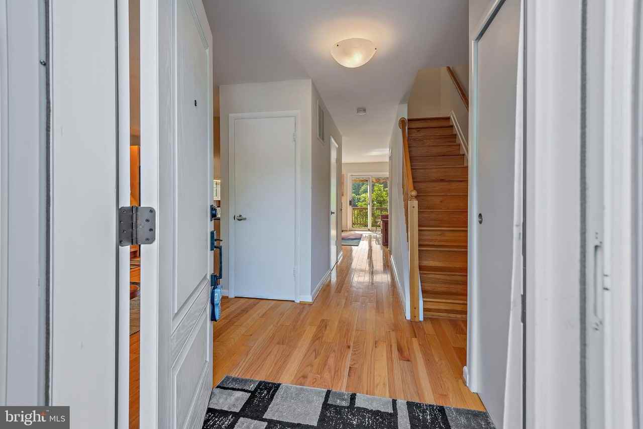 7261 Dockside Ln - Photo 5 of 50