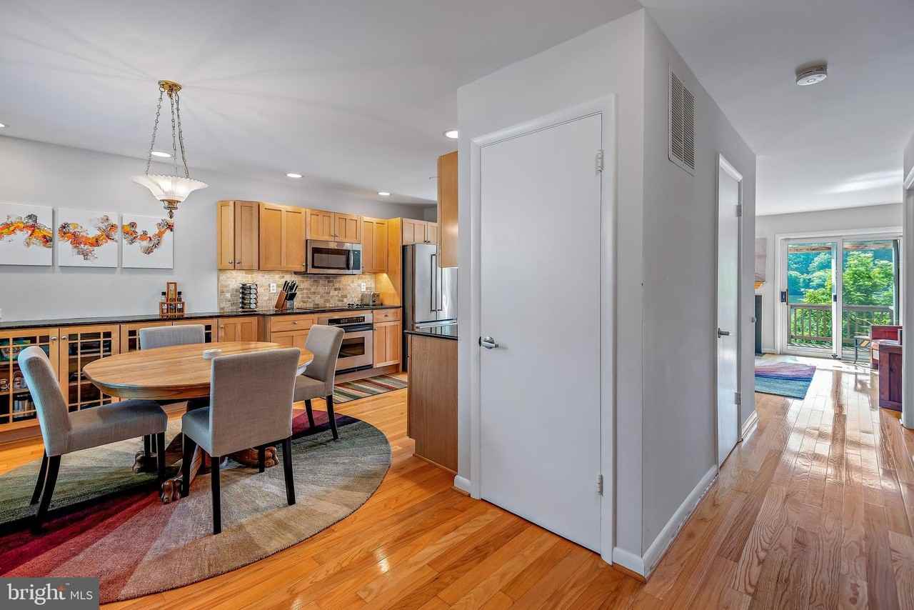 7261 Dockside Ln - Photo 7 of 50