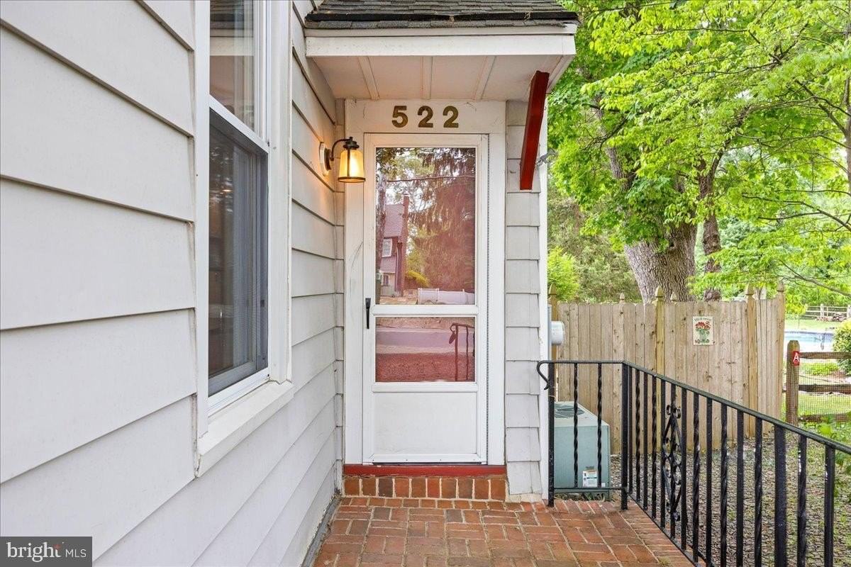 522 E Main St - Photo 3 of 43
