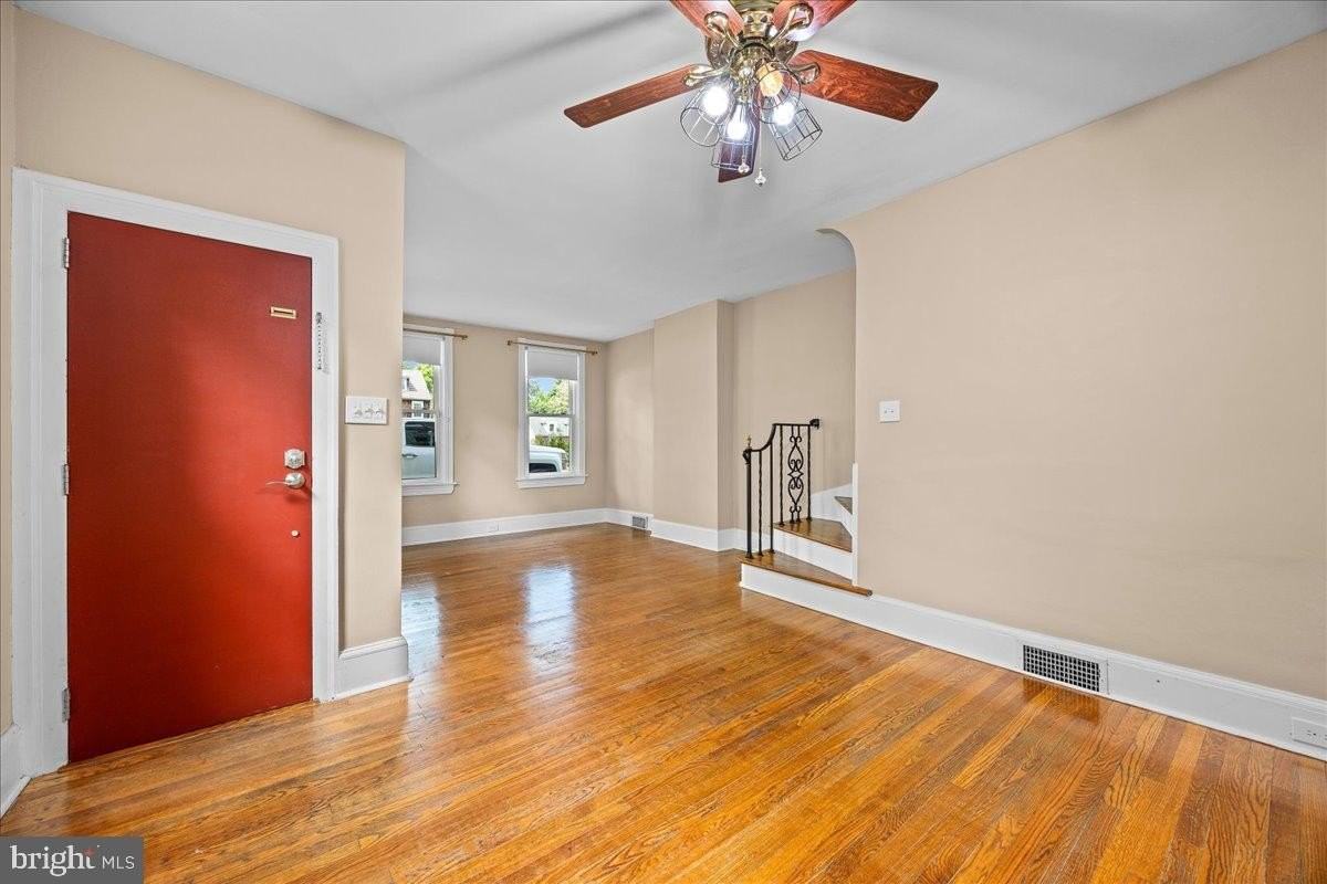 522 E Main St - Photo 4 of 43
