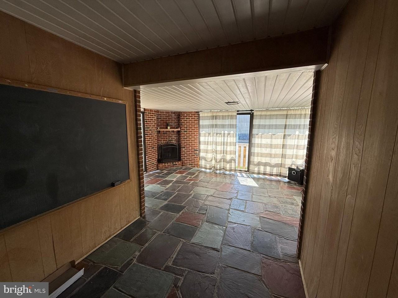 1165 N Tuckahoe Rd - Photo 3 of 5