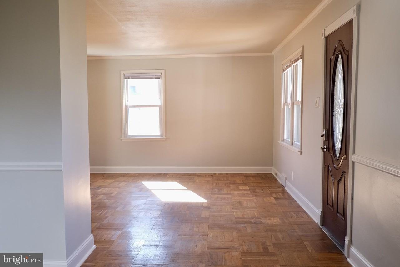 538 School House Ln - Photo 3 of 25