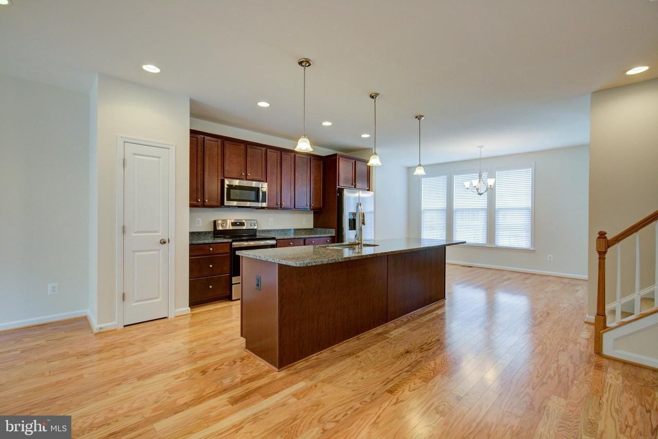 135 Biscane Ct - Photo 3 of 29