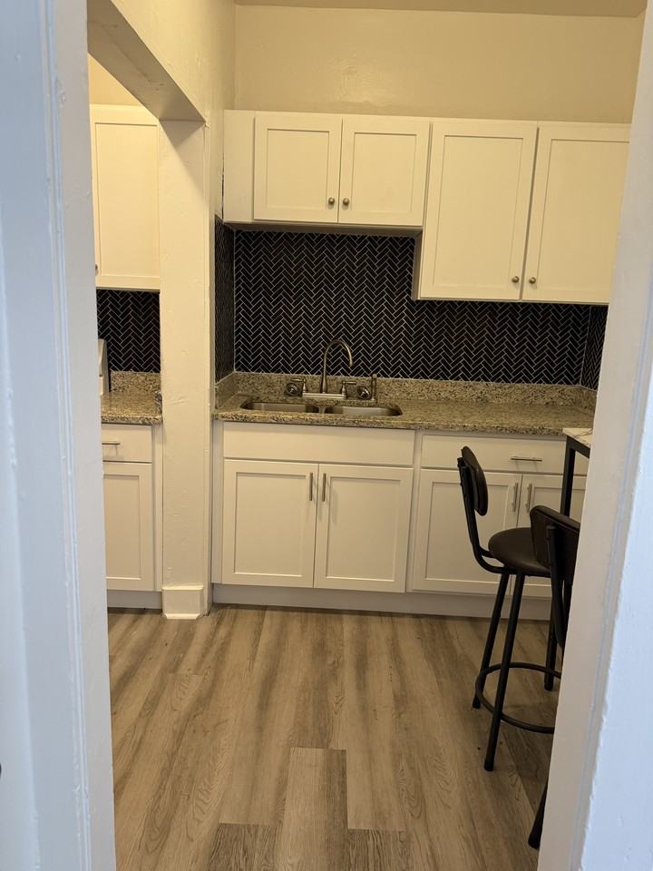 23 South Hollywood Avenue #1 - Photo 5 of 15