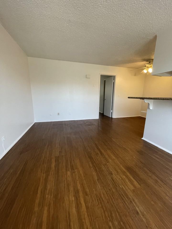 4264 Euclid Ave #6 - Photo 2 of 13