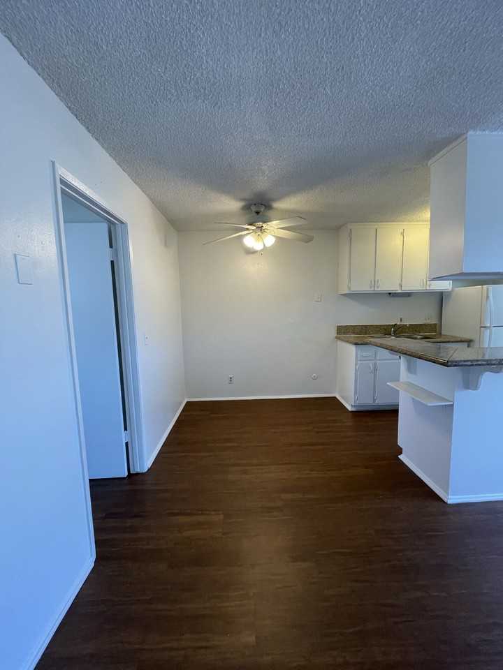 4264 Euclid Ave #6 - Photo 4 of 13