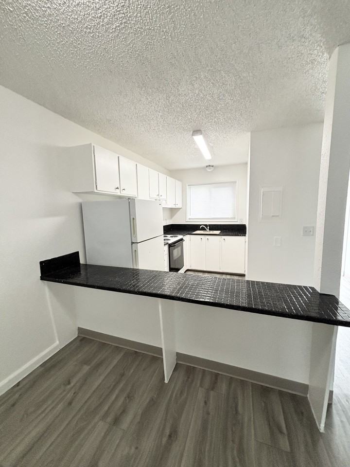 1200 E Powell Blvd #3 - Photo 6 of 20