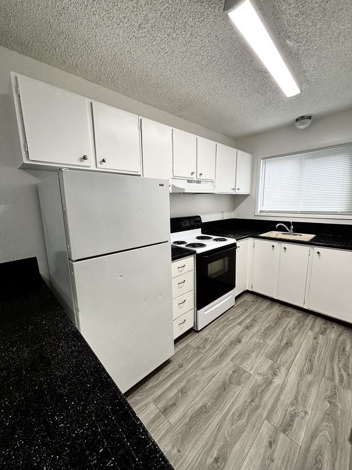 1200 E Powell Blvd #3 - Photo 7 of 20