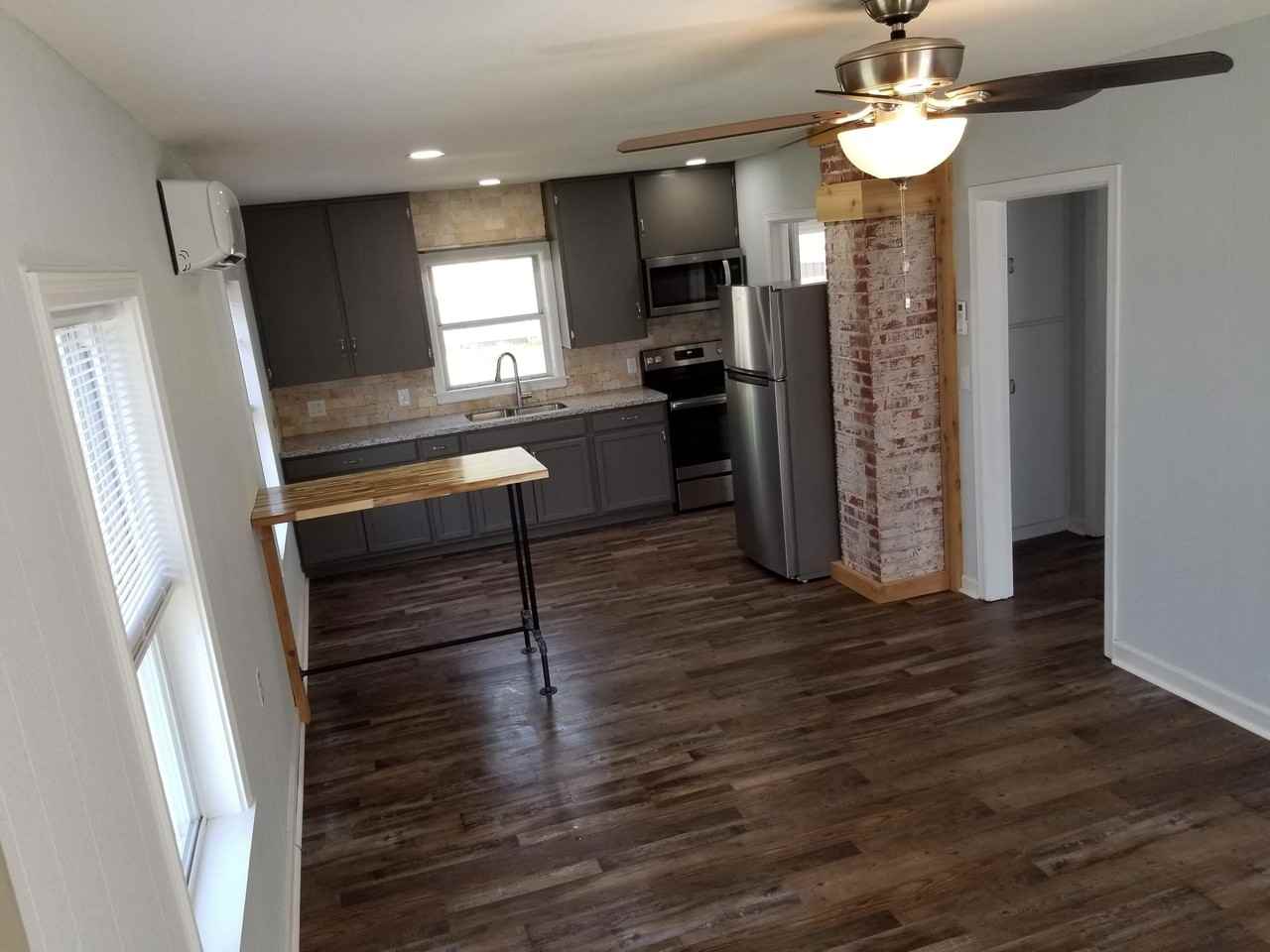 328 Residence St - Photo 4 of 15