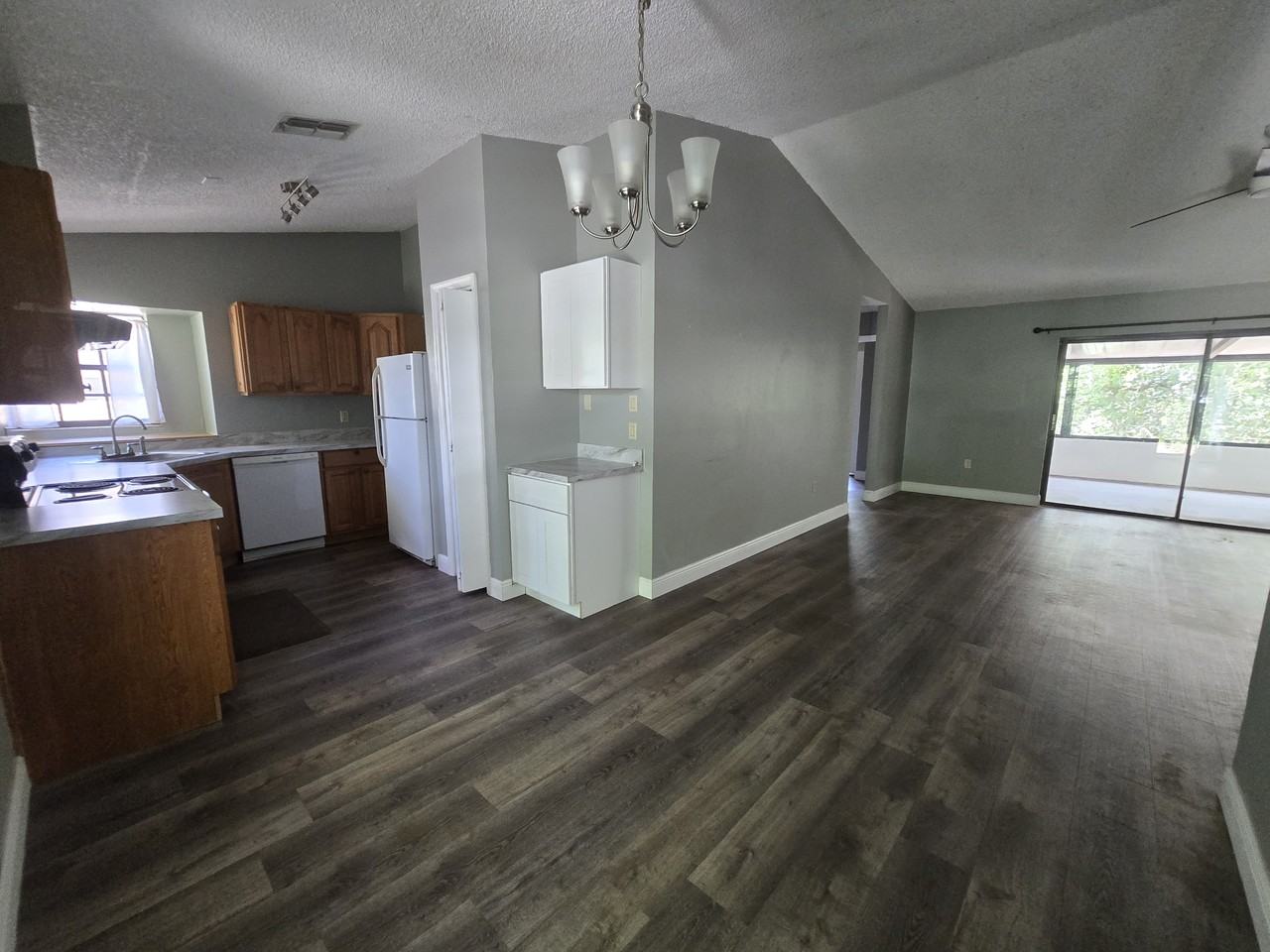 11101 Lindsay Rd - Photo 6 of 17