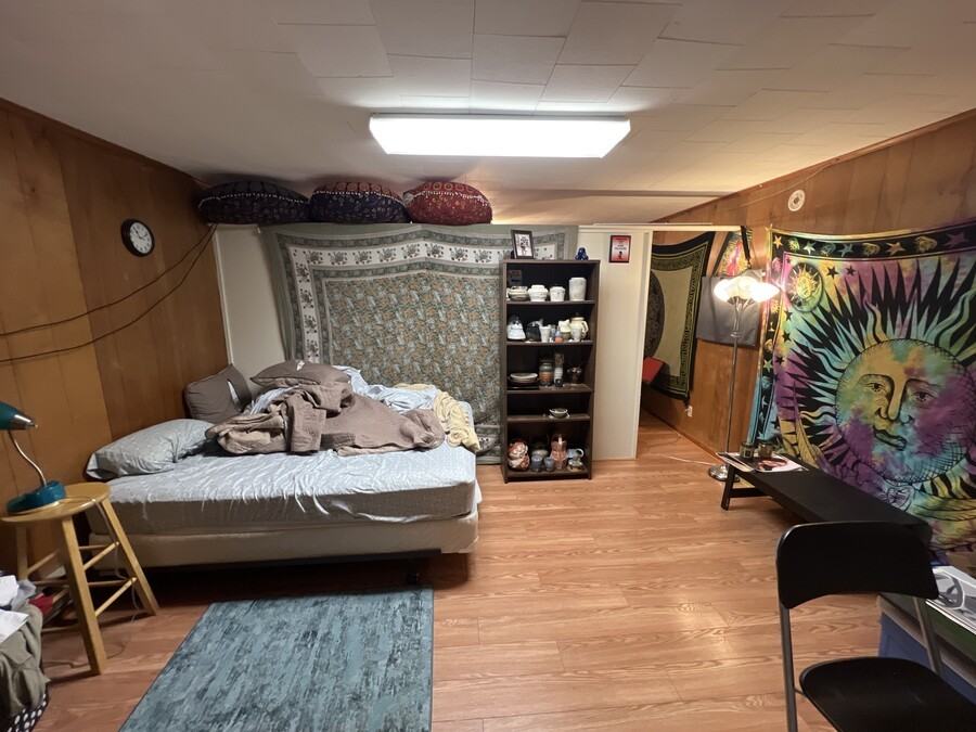 224 Main St E #12