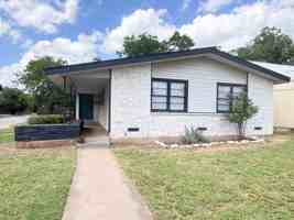featured image of 702 N 13th St