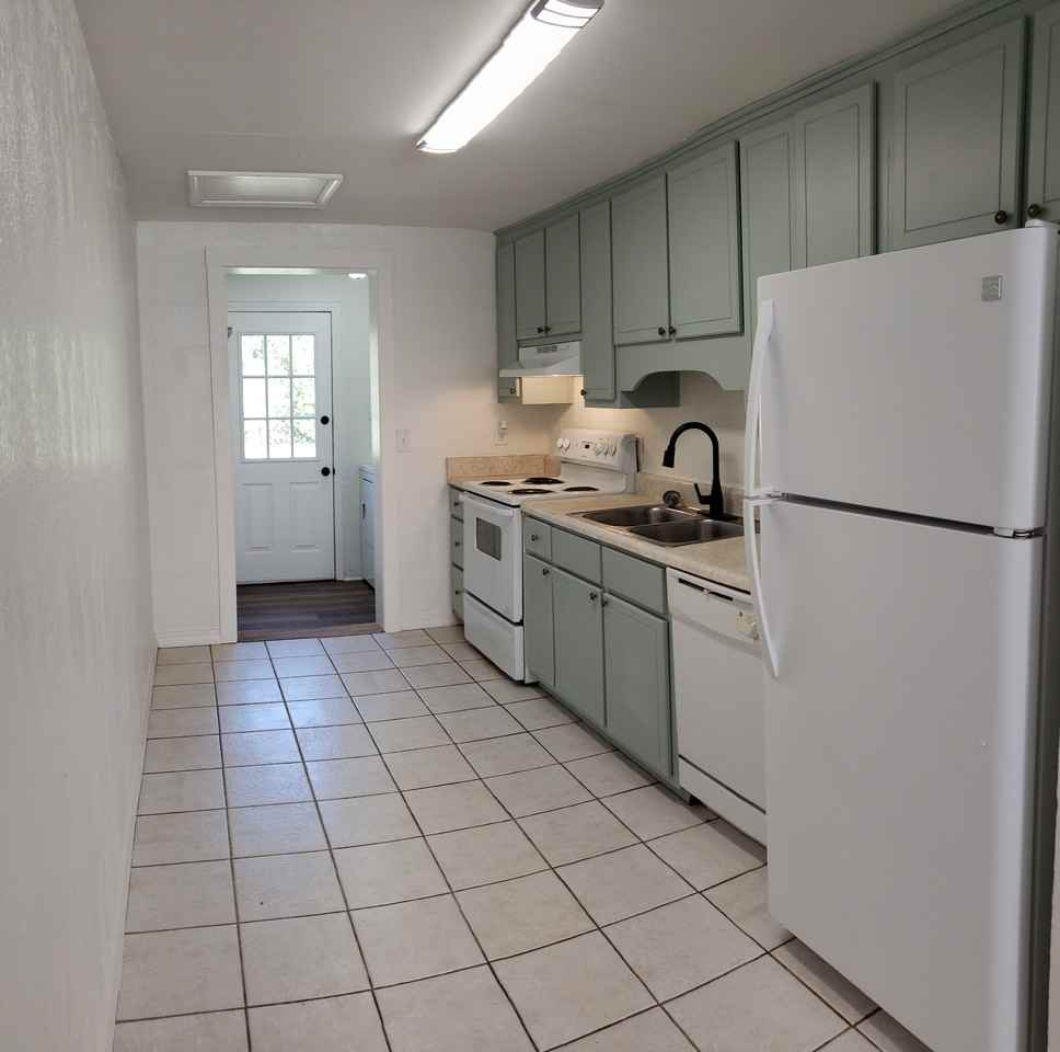 543 N 9th St #543 - Photo 4 of 11