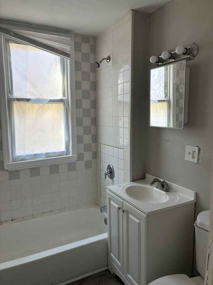 6952 S. Ada St. - Photo 3 of 19