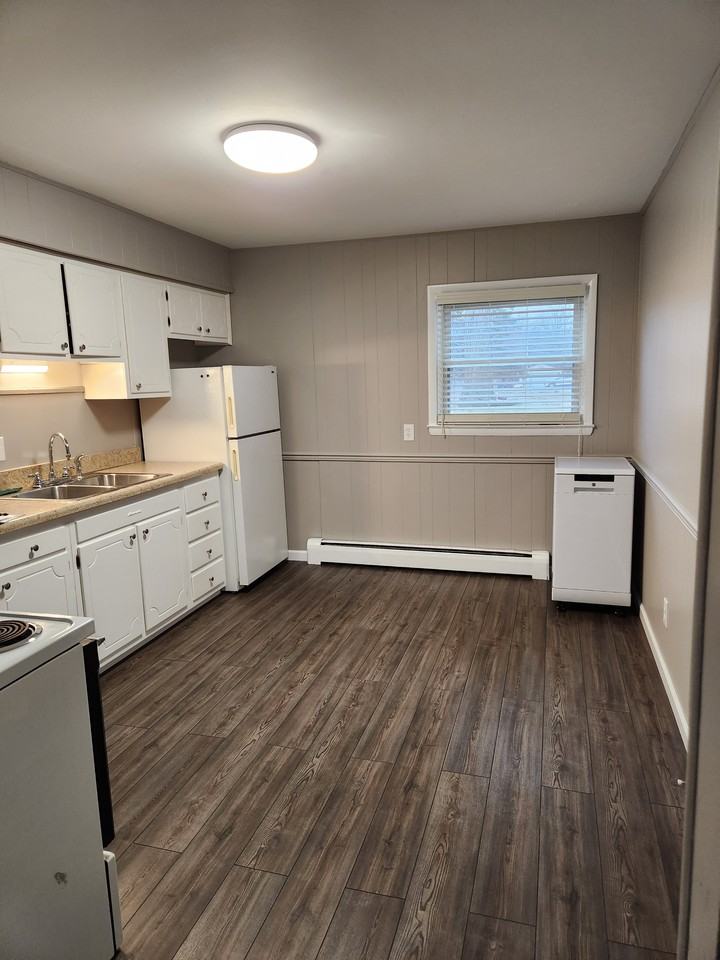 915 E Main St #917-9 - Photo 5 of 8