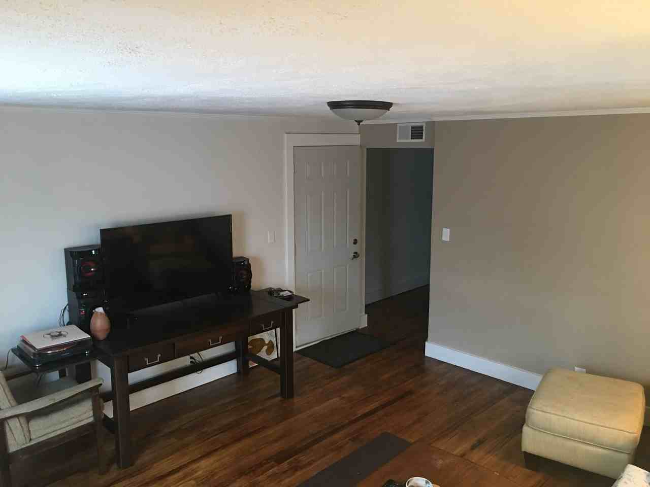 205 N Mill St #4 - Photo 3 of 6