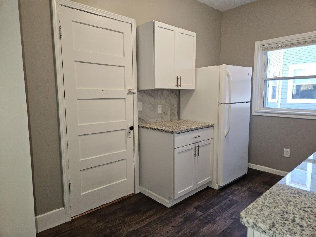 720 Broad St #2 - Photo 7 of 24