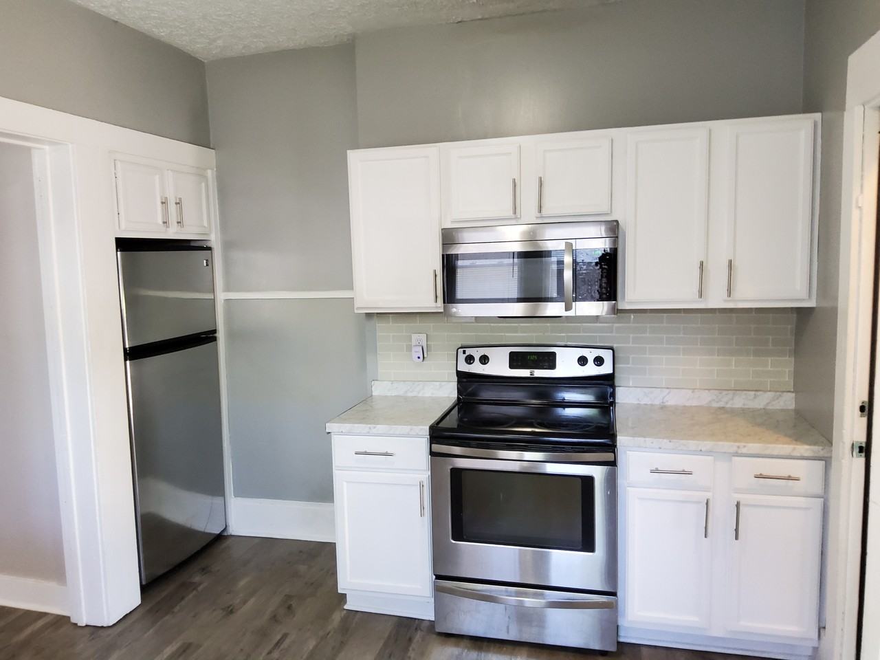 1191 S Plymouth Ave - Photo 3 of 13