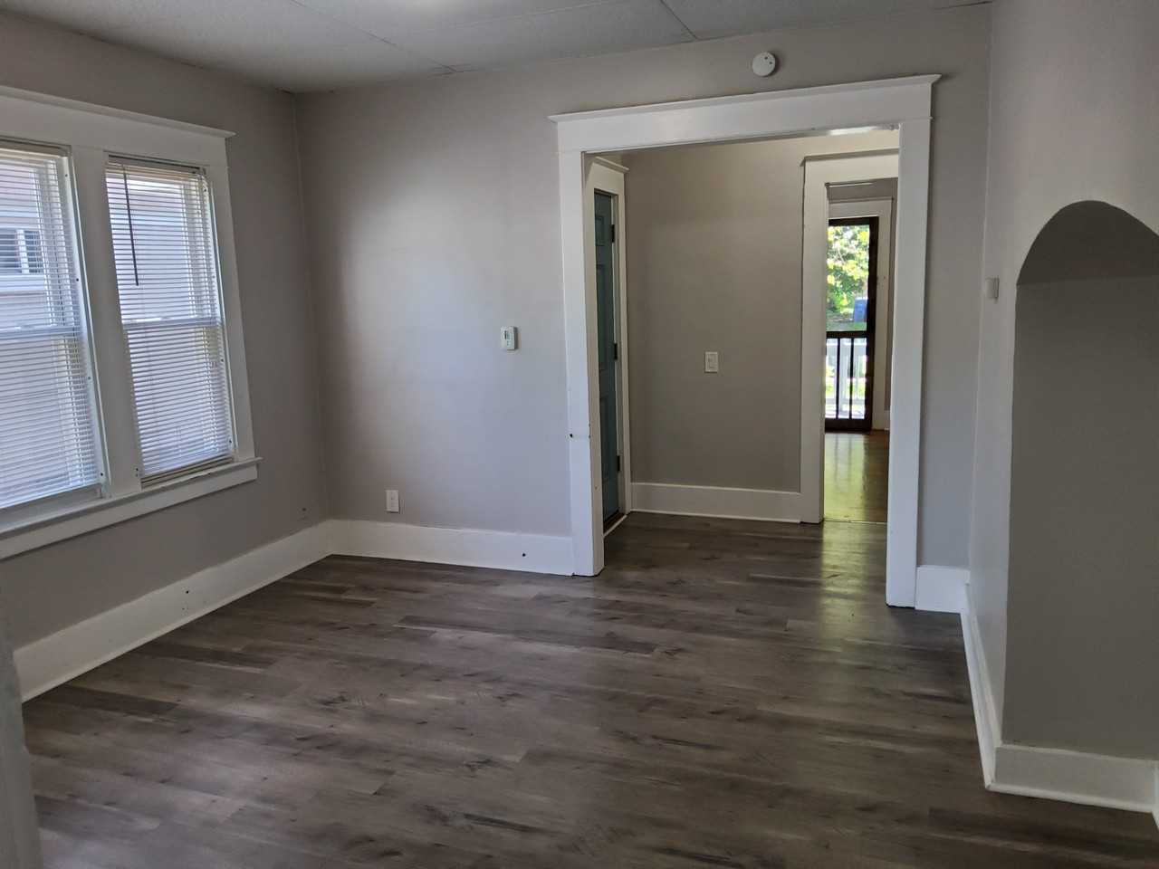 1191 S Plymouth Ave - Photo 5 of 13