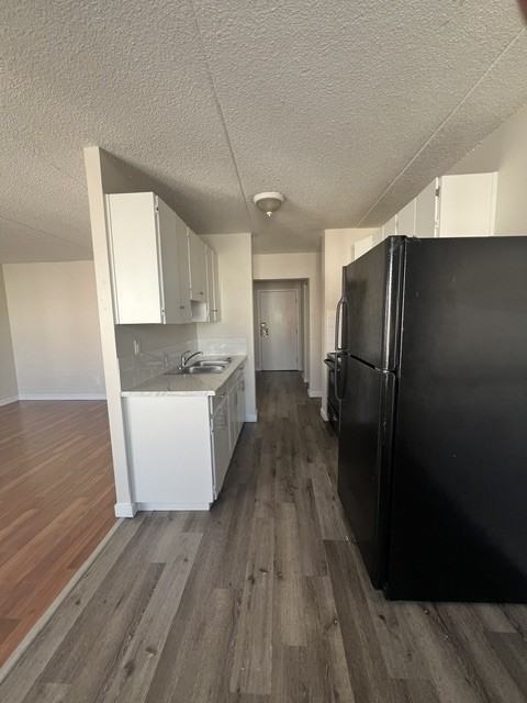 16421 Stony Plain Road Edmonton AB, T5P 4E8 - 404 - Photo 2 of 10