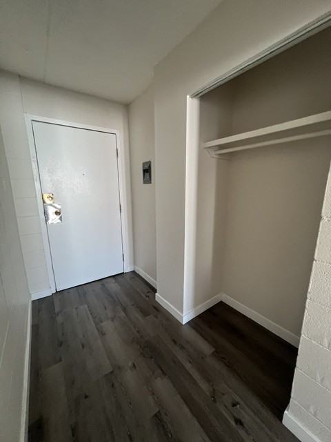 16421 Stony Plain Road Edmonton AB, T5P 4E8 - 404 - Photo 5 of 10