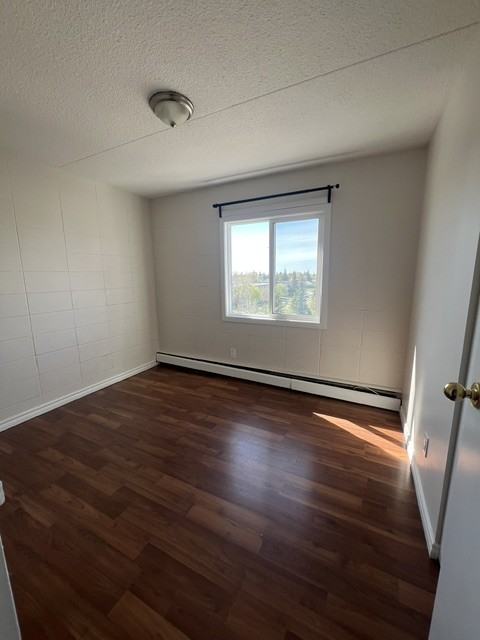 16421 Stony Plain Road Edmonton AB, T5P 4E8 - 404 - Photo 6 of 10