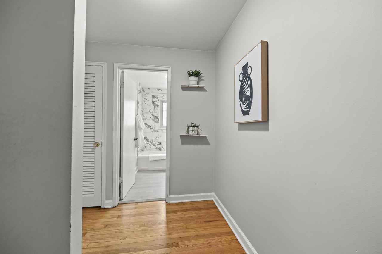 1744 E Broad St - Photo 3 of 21