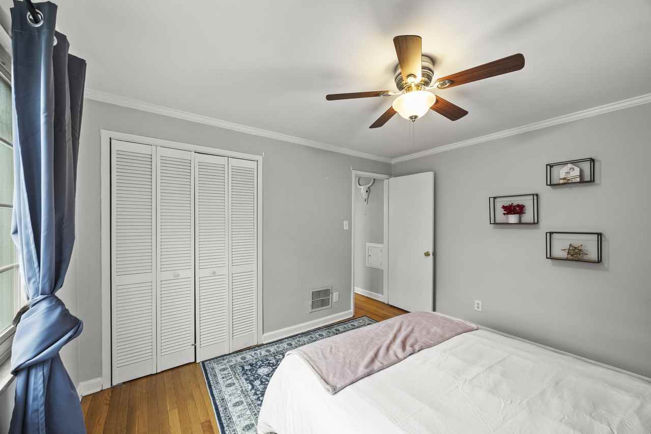 1744 E Broad St - Photo 5 of 21