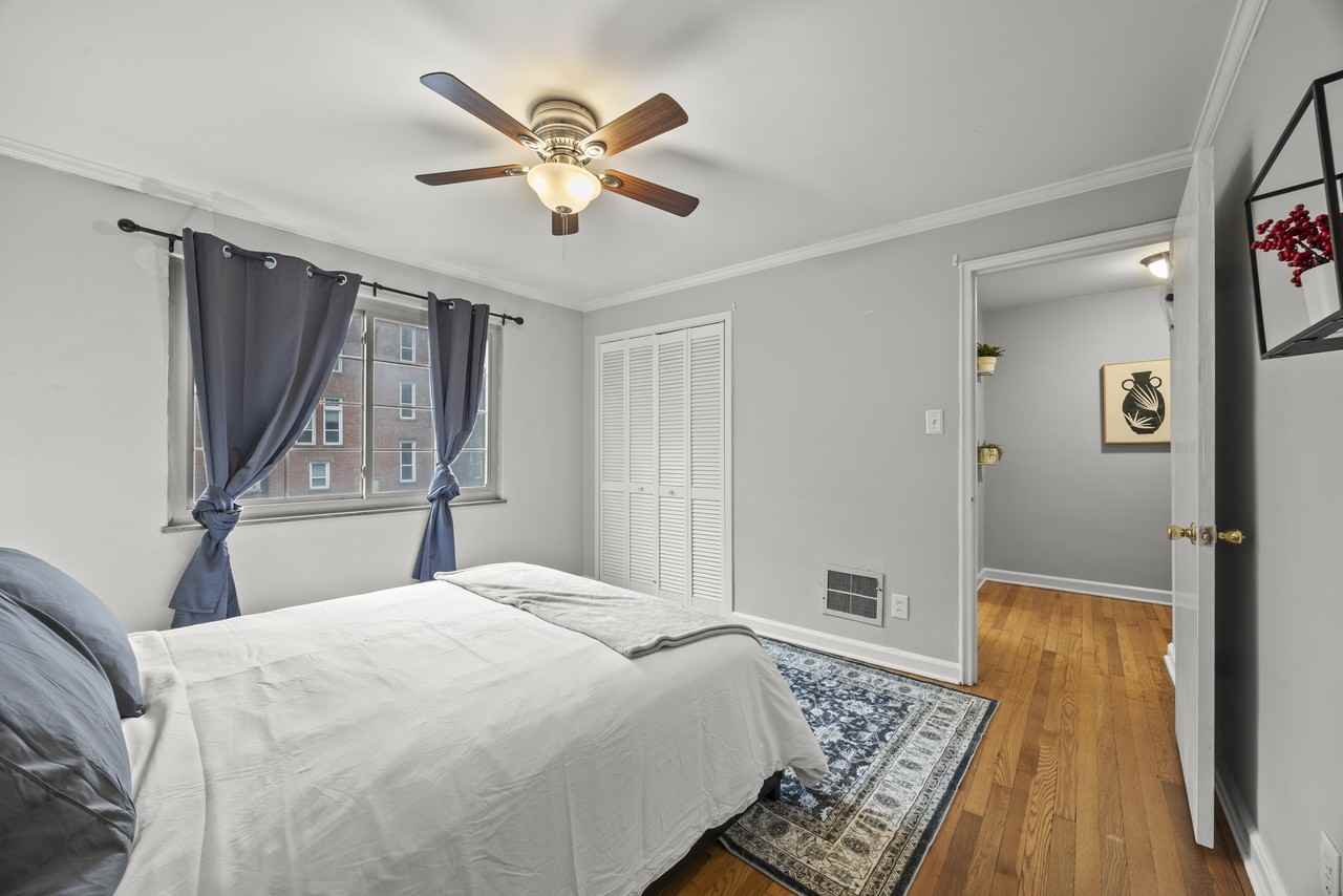 1744 E Broad St - Photo 6 of 21