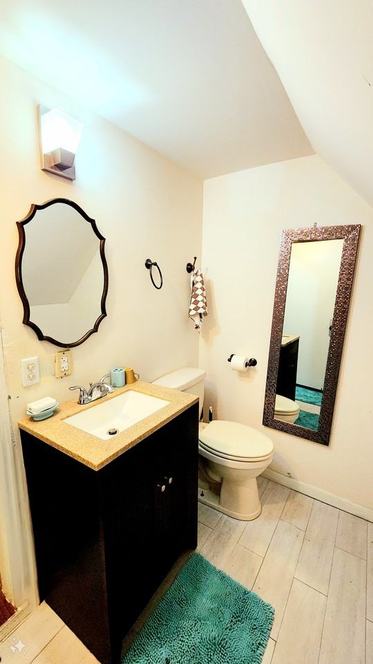 530 Martha St - Photo 3 of 20