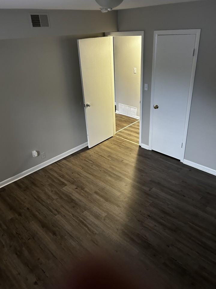 250 Herndon St #7 - Photo 3 of 4