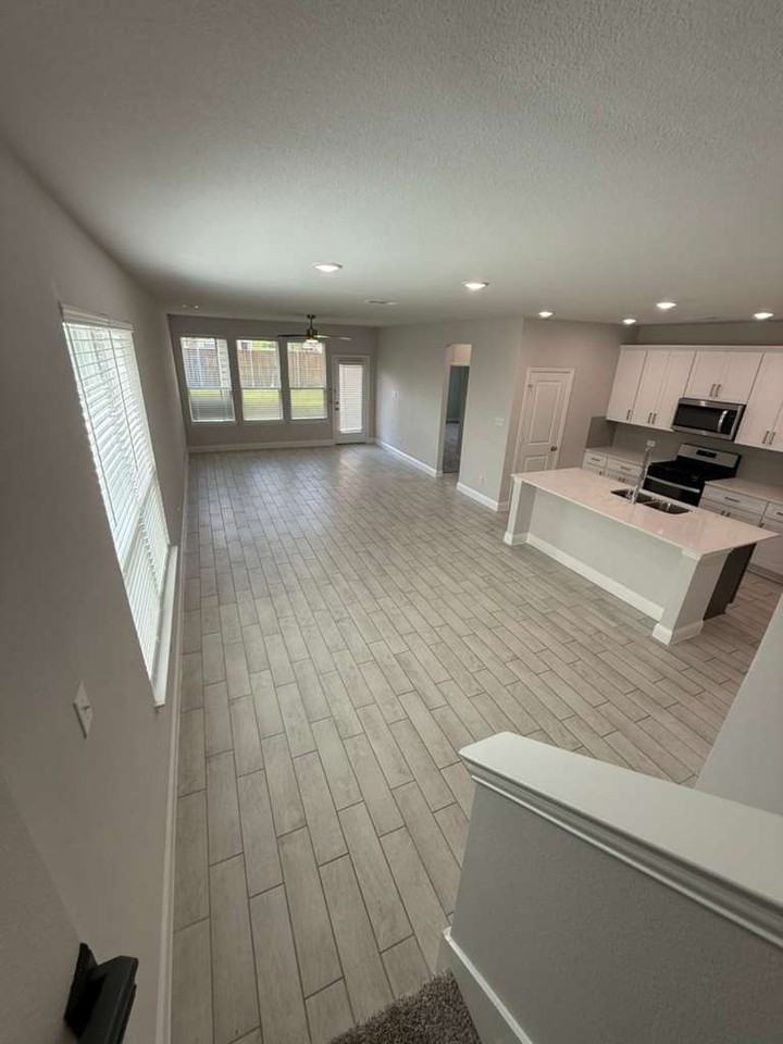 517 Lana Dr - Photo 2 of 22