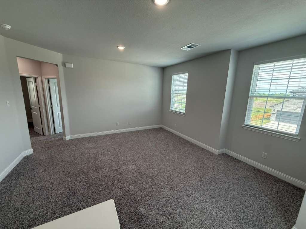 517 Lana Dr - Photo 5 of 22