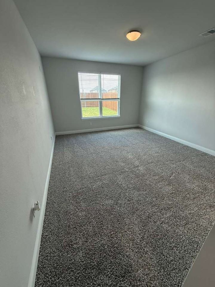 517 Lana Dr - Photo 6 of 22