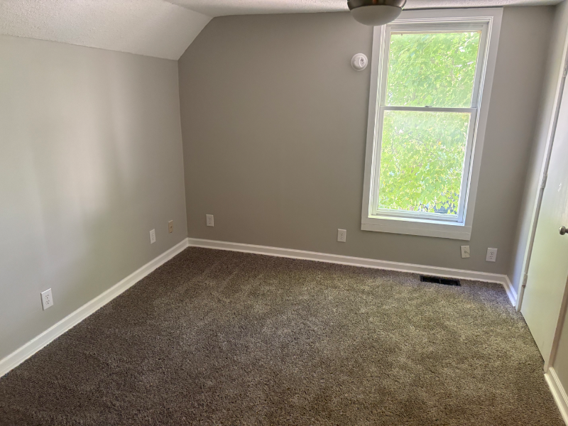1315 Huestis Ave #2 - Photo 5 of 6