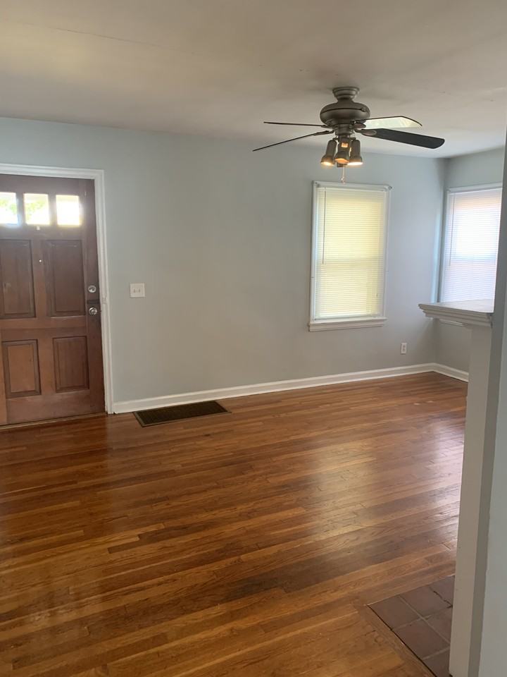 7512 Plainfield Rd - Photo 5 of 9